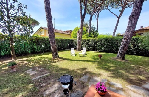 Ronchi House | Beautiful villa for 7 guests with WIFI, TV and pets allowed, close to Forte Dei Marmi