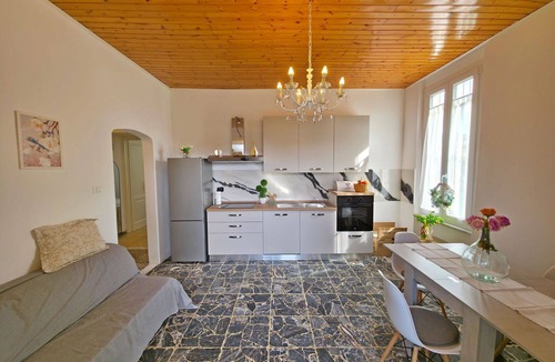 Ronchi Villa | Beautiful villa for 5 guests with WIFI, TV, terrace and pets allowed, close to Forte Dei Marmi