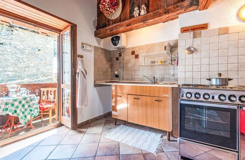 Introd House | Beautiful villa for 4 guests with TV, balcony, pets allowed and panoramic view