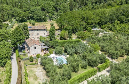 Vaiano Villa | Beautiful villa with private pool, A/C, WIFI, TV, veranda, pets allowed and panoramic view
