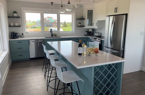 New London House | Beautiful waterfront vacation home near Cavendish. Sleeps 8.