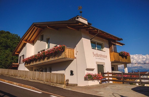 San Genesio Atesino Apartment | Beckenbinder Garden Apartments/cozy new apartment with a beautiful terrace