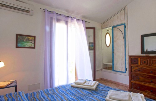 Macari House | Belvilla by OYO Pleasant holiday home with garden