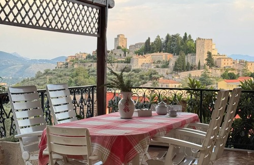 Monte San Giovanni Campano Villa | Benesié- Elegant villa with castle view