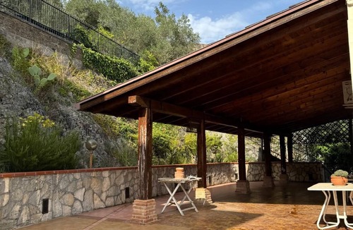Monte San Giovanni Campano Villa | Benesié- Elegant villa with castle view