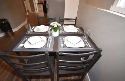 Hinton House | Benbow Suite