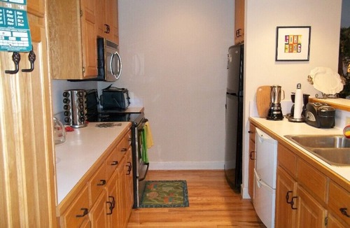 Murrells Inlet Cottage | 'Beneath The Branches' Cottage Steps to Golf and Tennis. Pet-Friendly!