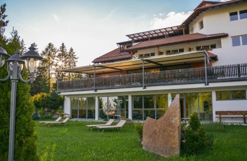 Collalbo Hotel | Berghotel zum Zirm
