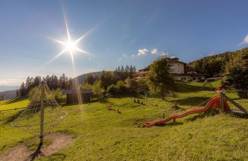 Collalbo Hotel | Berghotel zum Zirm