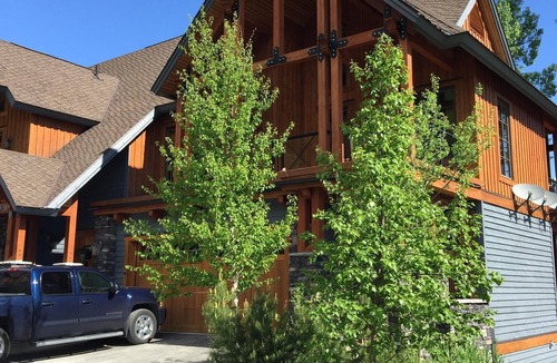 Golden House | Best ski in ski out location