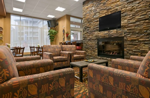 Sylvan Lake Hotel | Best Western Plus Chateau Inn Sylvan Lake