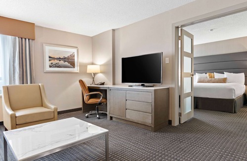 Calgary Hotel | Best Western Premier Calgary Plaza Hotel & Conference Centre
