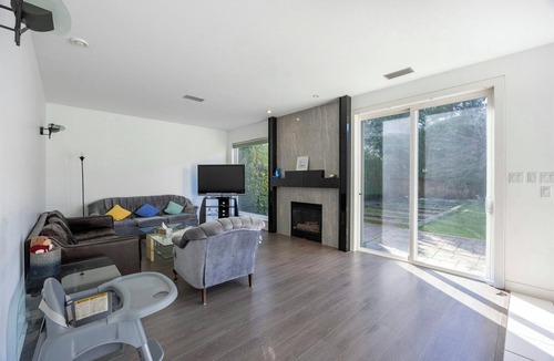 Richmond City Centre House | Big Beautiful House in Richmond center