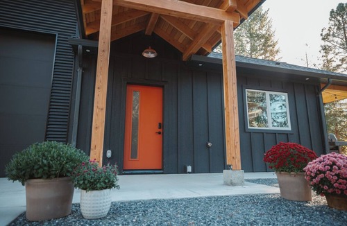 British Columbia Interior Ski Chalet | Black Cedar Escape- A Chalet for Every Season
