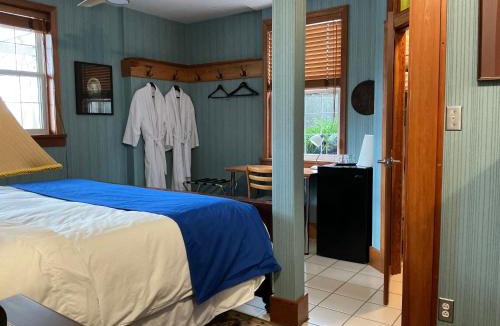 North Glenmore Bed & Breakfast | Blackbird Glen Bed and Breakfast, Glenmore, Kelowna, BC