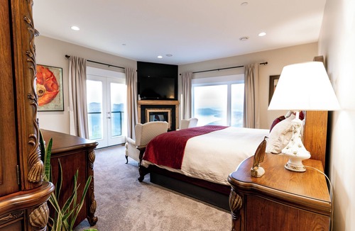 Malahat Bed & Breakfast | Blue Horizon Mountain Retreat B&B