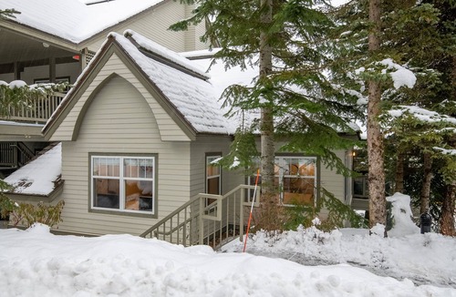 Whistler House | Blueberry Getaway