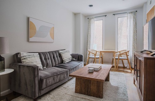 Georgetown Apartment | Blueground | Georgetown, AC & w/d, walk to shops