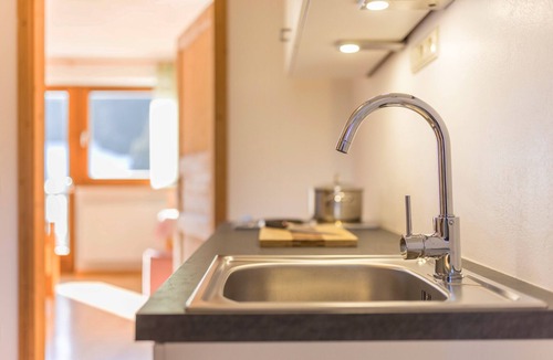 Monguelfo Apartment | BnB Lettnerhof – Family Suite 4: Surrounded by Nature, South-Facing Balcony, Mountain Views, Wi-Fi