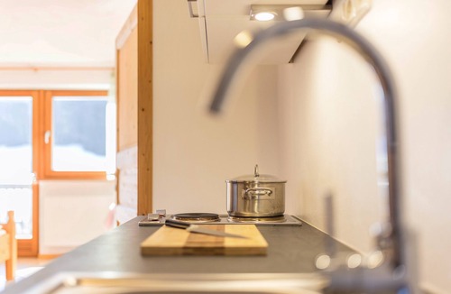 Monguelfo Apartment | BnB Lettnerhof – Family Suite 4: Surrounded by Nature, South-Facing Balcony, Mountain Views, Wi-Fi