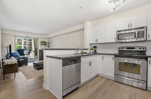 Invermere Apartment | Boardwalk Bliss | Outdoor Pool/Hot Tub | Fireplace