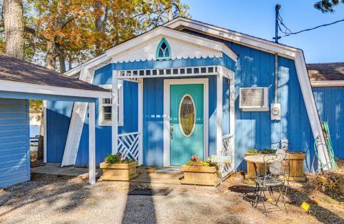 Bath House | Boat Dock & Fire Pit: Waterfront Bath Getaway!