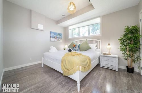 North Central Edmonton Apartment | BoHo Chic Suite - Long Stays - Fireplace - Garage