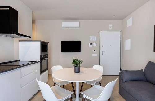 Santa Flavia Apartment | 'Bora' Apartment with Balcony, Wi-Fi and Air Conditioning