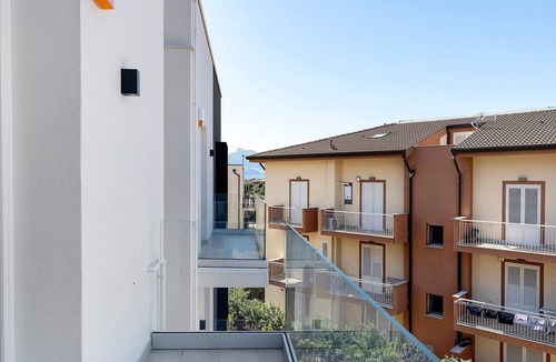 Santa Flavia Apartment | 'Bora' Apartment with Balcony, Wi-Fi and Air Conditioning