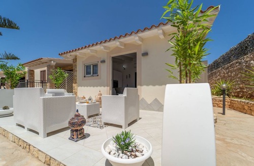 Lampedusa Apartment | Borgo Marino Beach Residence - Apartment with patio
