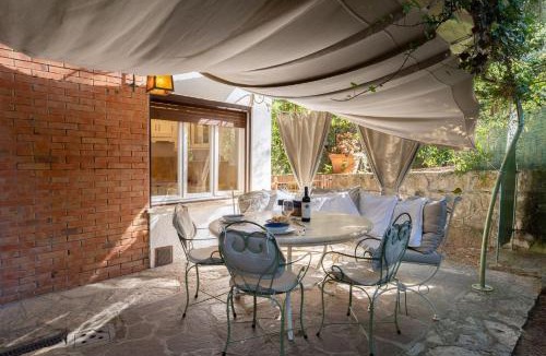 Marina di Castagneto Carducci Villa | Bougainvillea