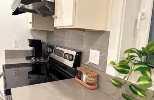 West Point Grey House | Brand New 2bedroom Suite with Parking