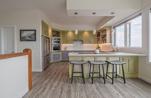 Silver Star Mountain House | Brand new duplex with 2 king beds, elevator, private hot tub, laundry