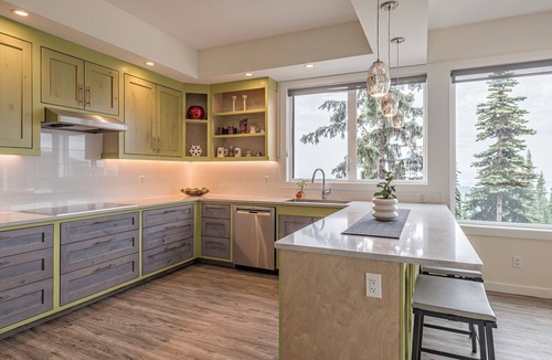 Silver Star Mountain House | Brand new duplex with 2 king beds, elevator, private hot tub, laundry