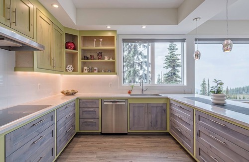 Silver Star Mountain House | Brand new duplex with 2 king beds, elevator, private hot tub, laundry