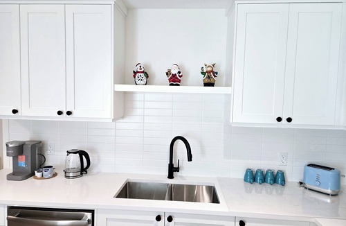 Willoughby House | Brand new private suite in willoughby