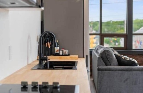 New Glasgow Apartment | Bridge View @TheMillRowsSuites