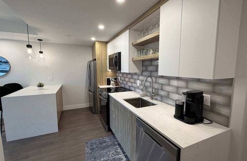 Downtown Halifax Apartment | Bright 1 BR with waterview and 6 appliances