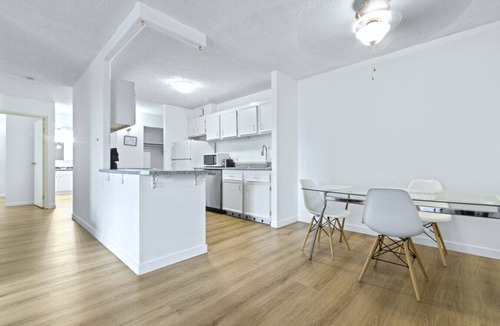 Beltline Apartment | Bright 2 Bedroom Suite at Victoria & Stampede Park