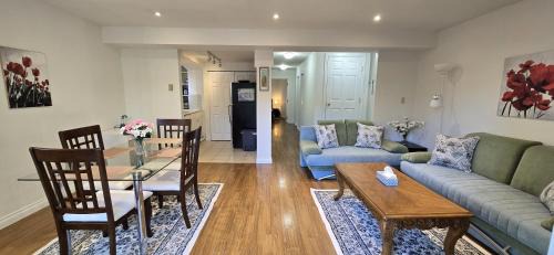 Ambleside Apartment | Bright 2 BR, Great Location