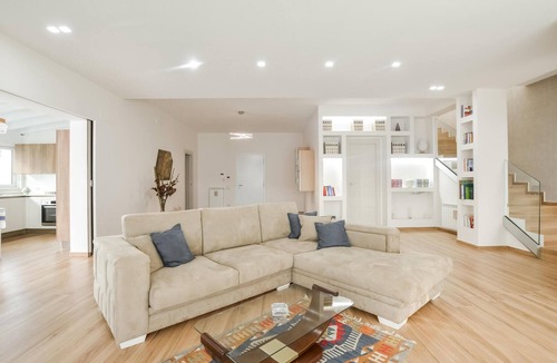 Realmonte House | Bright and modern dream of a vacation home with pool, close to the beaches.
