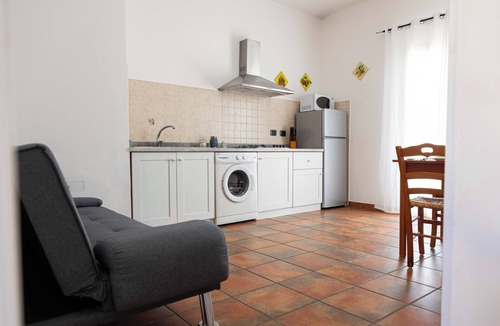 Balestrate House | Bright apartment with sea view 200 meters from the beach wi fi car rental