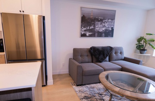 Willoughby Condo | Bright & Cozy Comfort-Living In the Heart of Willoughby Langley TWP