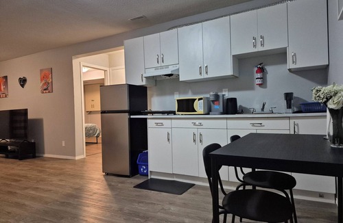 Winnipeg House | Bright & Cozy Getaway/Near Garden City Mall