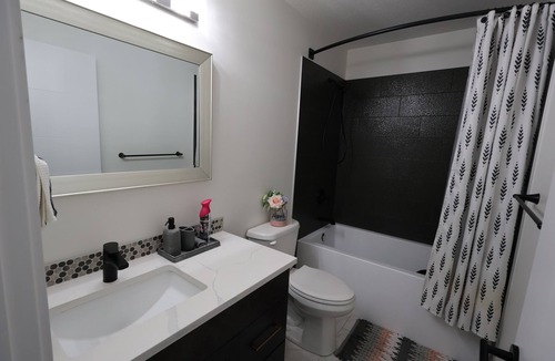 Grande Prairie House | Bright & Modern Private Room – Grande Prairie