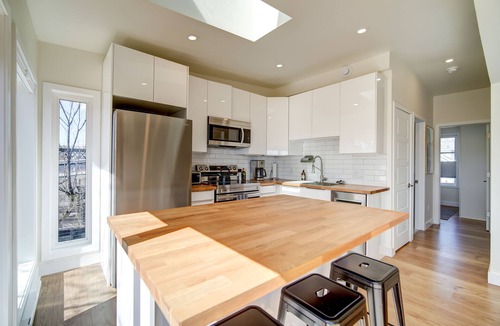 Harbourview House | Bright, Modern Suite in the Heart of Downtown Dartmouth!