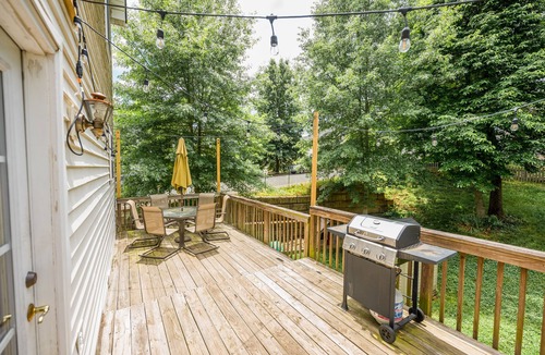 Charlottesville House | Bright, Spacious Home Perfect for Groups and Families: 4BR, 5 Beds