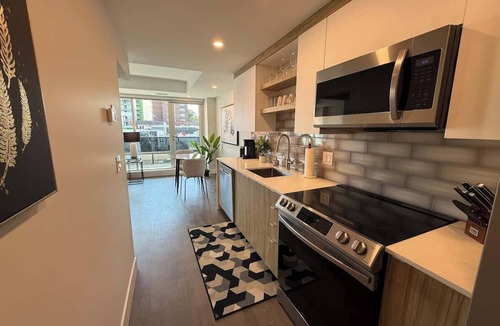 Downtown Halifax Apartment | Bright, spotless and modern 1 BR with gym