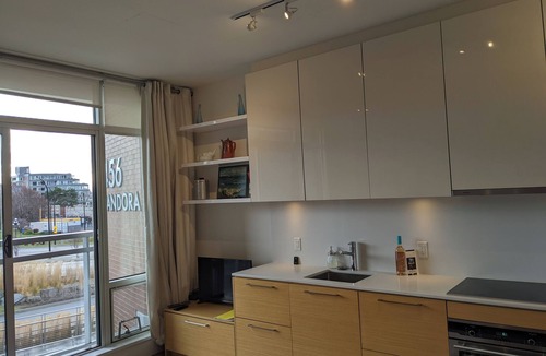 Downtown Victoria Condo | Bright waterfront condo in the heart of Victoria