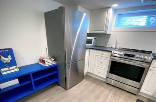Saanich West Apartment | BrightBeautiful1Bdrm Near Victoria- Hospital &City